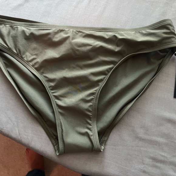 NWT DKNY bikini bottom.  New w tags and liner - Picture 1 of 4